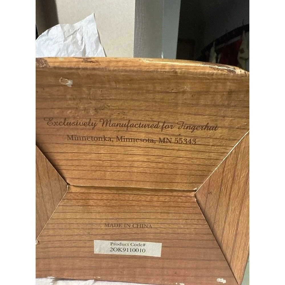 Fingerhut Joys of the Season Glass Santa & Mrs Claus Ornaments Set w Box - Picture 3 of 6